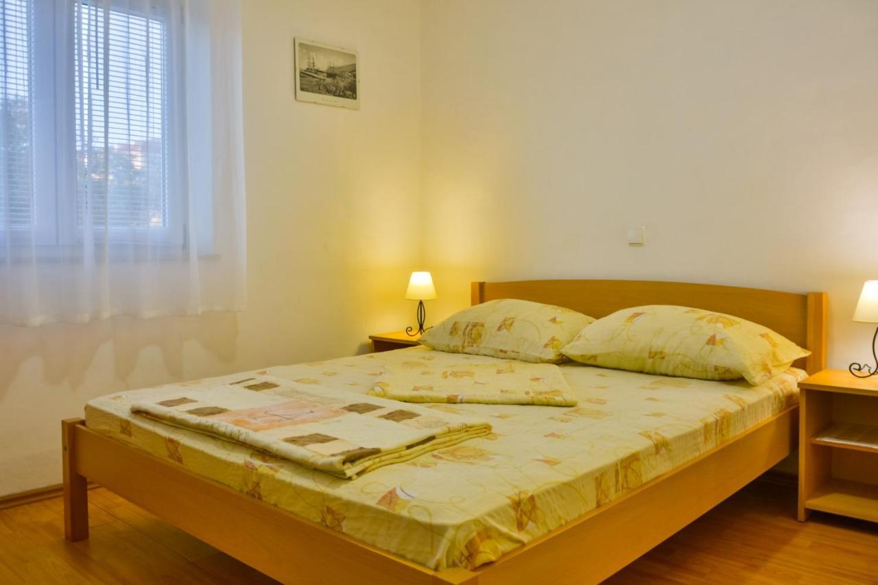 Apartments With A Parking Space Senj - 11520 エクステリア 写真