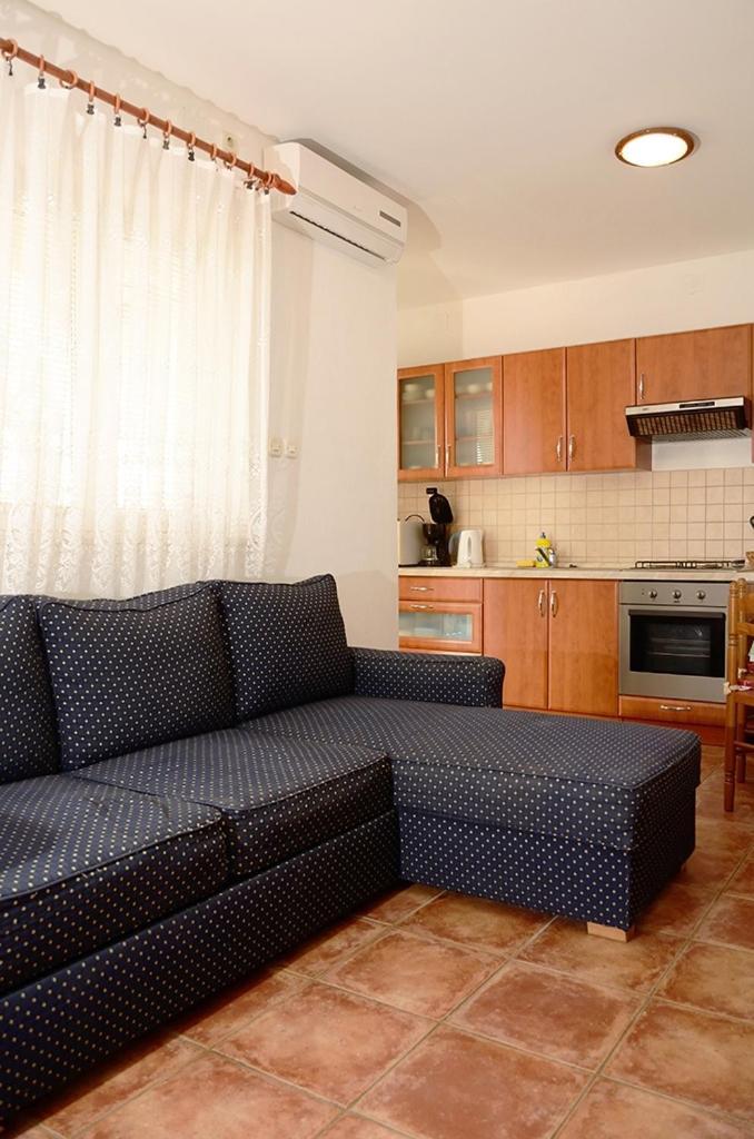 Apartments With A Parking Space Senj - 11520 部屋 写真